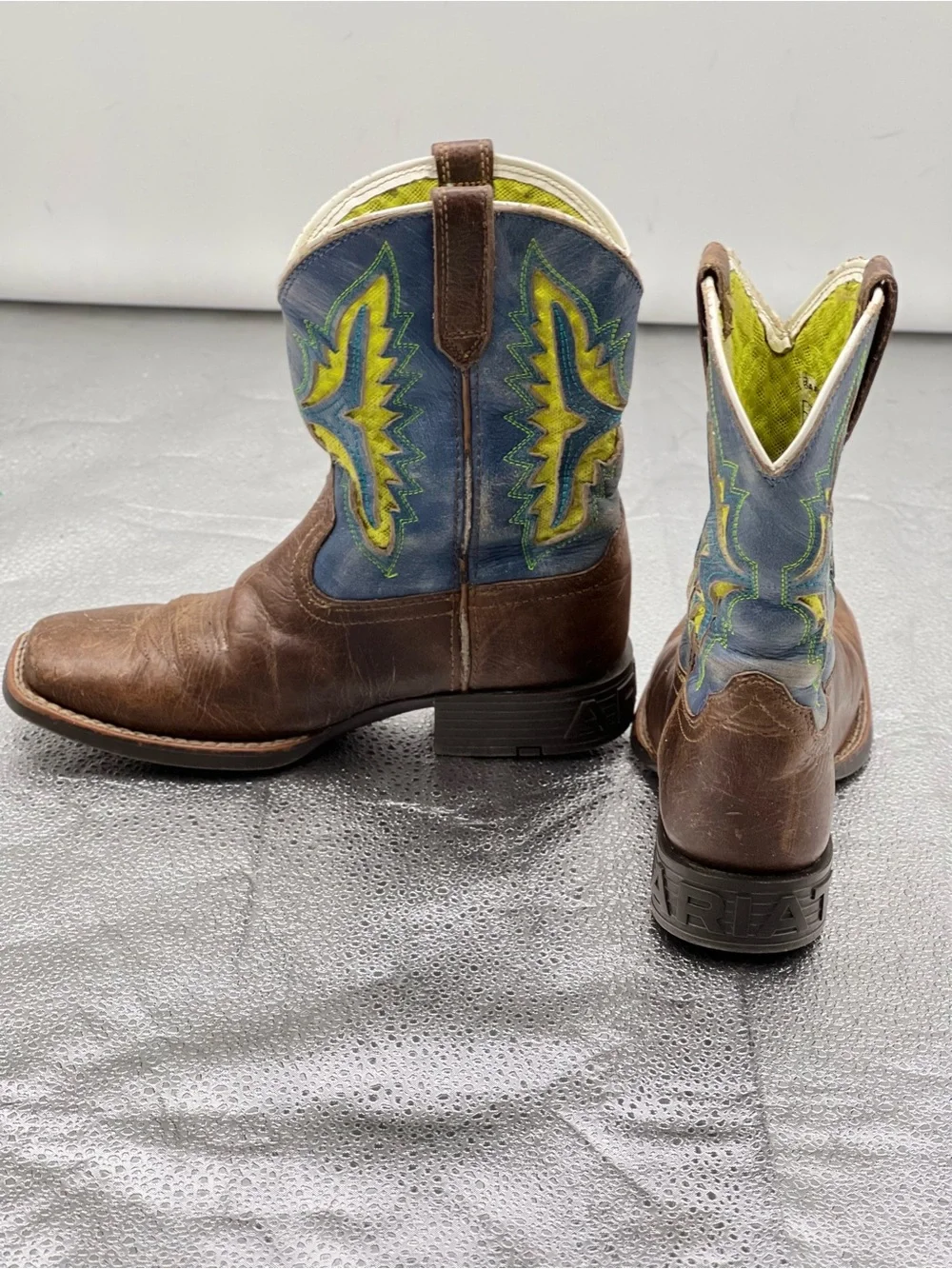 352 Ariat Brown Leather Kids Cowboy Boots with Blue & Yellow Embroidery